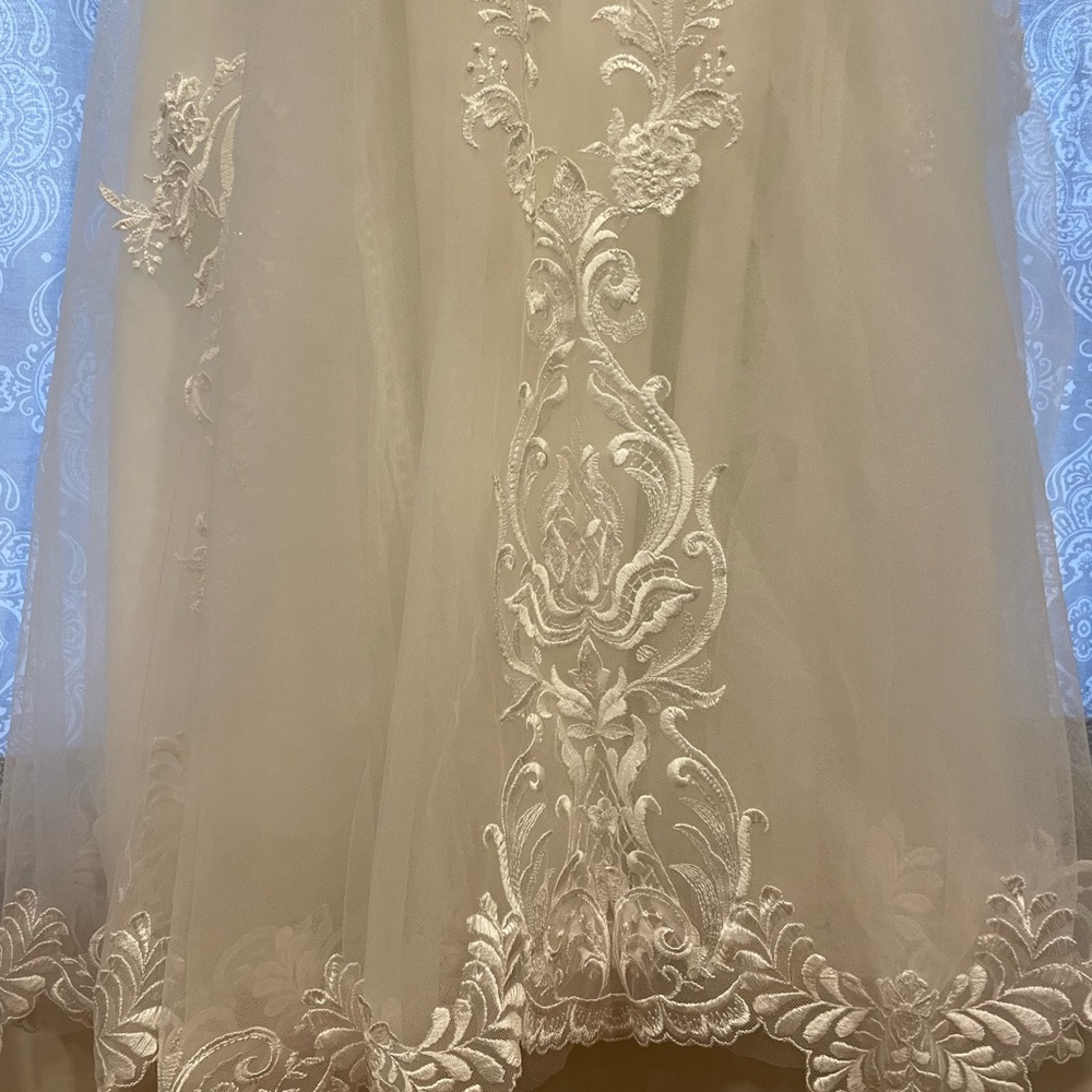 Stella York Wedding Dress 7394 - Picture 12 of 13
